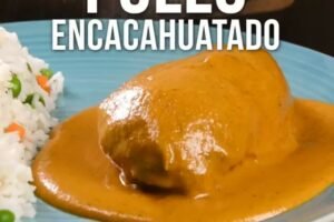 Encacahuatado (pollo con salsa de maní)