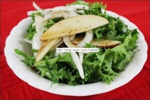 Ensalada con manzana y achicoria