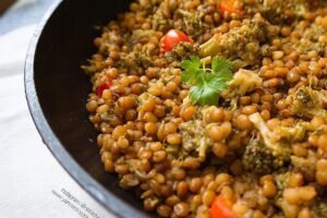 Lentejas con brócoli salteado