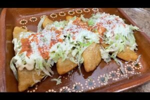 Quesadillas Fritas, la verdadera receta de comida callejera mexicana.