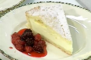 Tarta con crema de menta y glaseado de chocolate